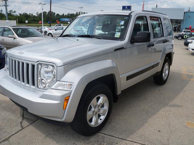 Jeep Liberty 2011 photo 2