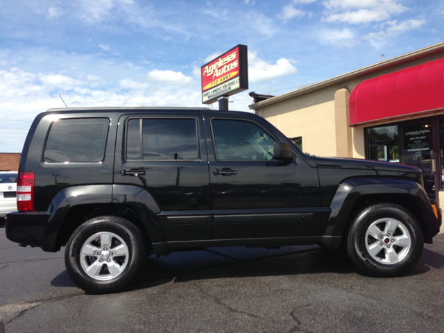 Jeep Liberty 2011 photo 4