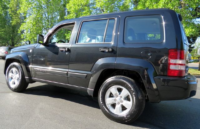 Jeep Liberty 2011 photo 19