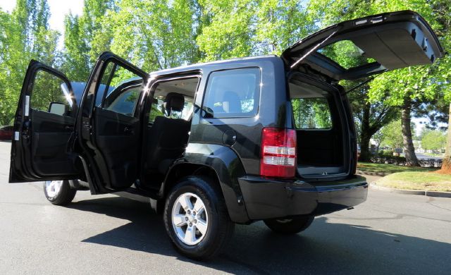 Jeep Liberty 2011 photo 3