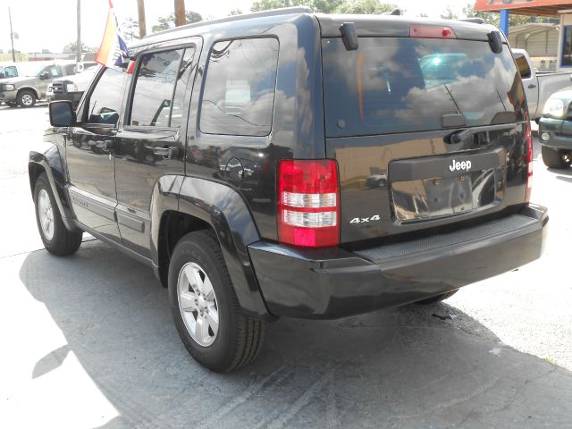 Jeep Liberty 2011 photo 12