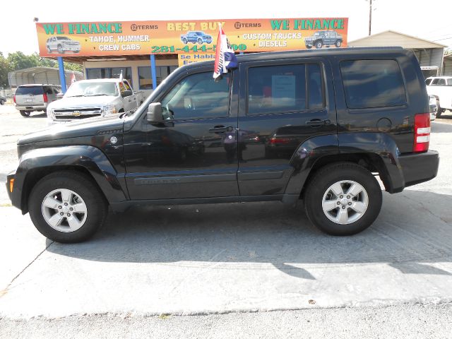 Jeep Liberty 2011 photo 2