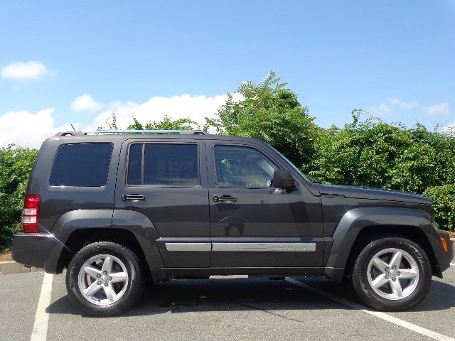 Jeep Liberty 2011 photo 1