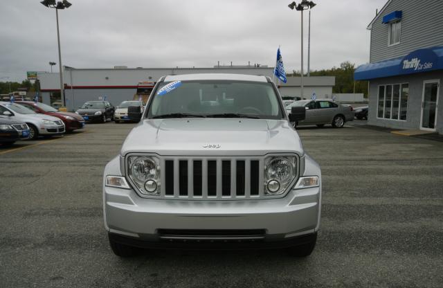 Jeep Liberty 2011 photo 2