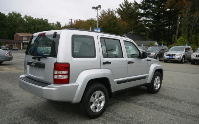 Jeep Liberty 2011 photo 5