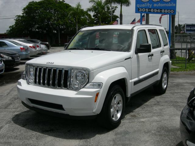 Jeep Liberty 2011 photo 11