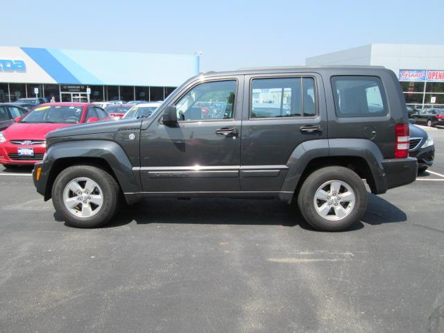 Jeep Liberty 2011 photo 6