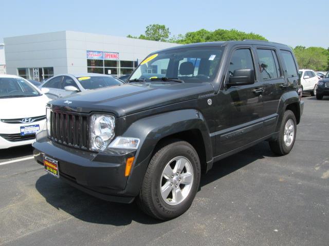 Jeep Liberty 2011 photo 8