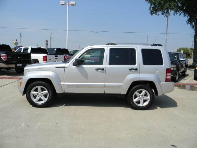 Jeep Liberty 2011 photo 4