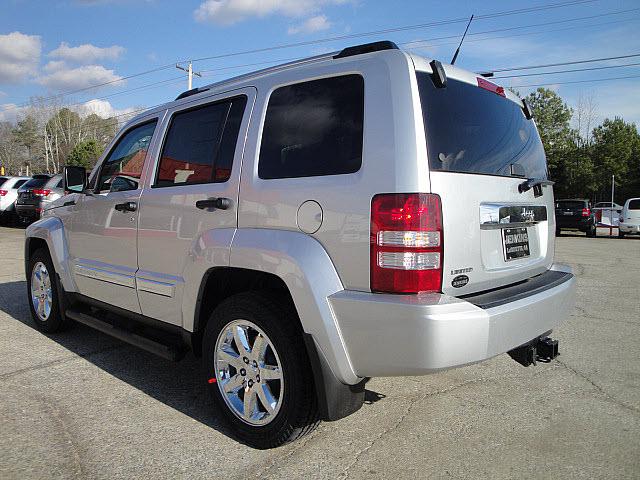 Jeep Liberty 2011 photo 2