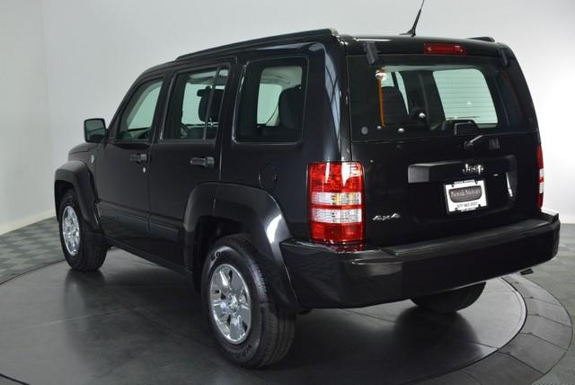 Jeep Liberty 2011 photo 3