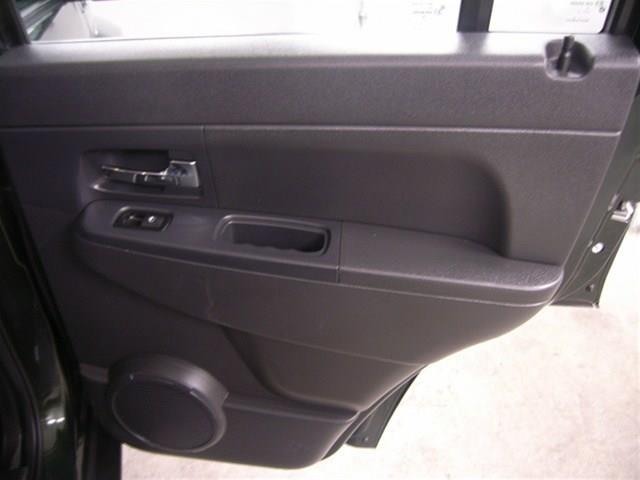 Jeep Liberty 2011 photo 1