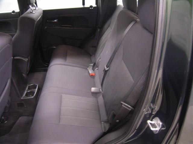 Jeep Liberty 2011 photo 7