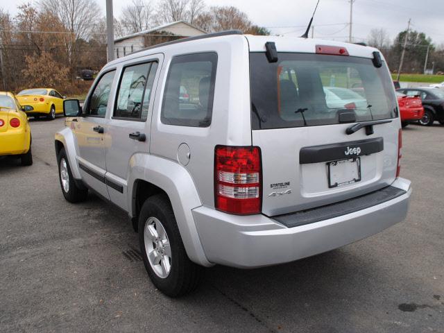 Jeep Liberty 2011 photo 3