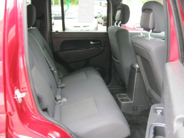 Jeep Liberty 2011 photo 16