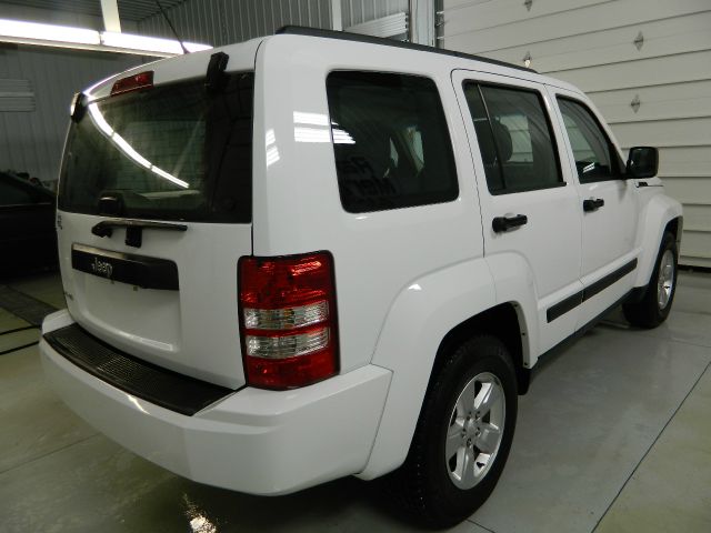 Jeep Liberty 2012 photo 4