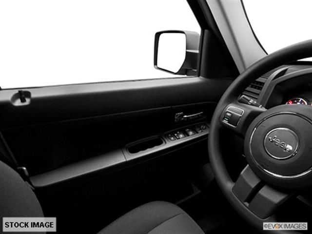 Jeep Liberty 2012 photo 4