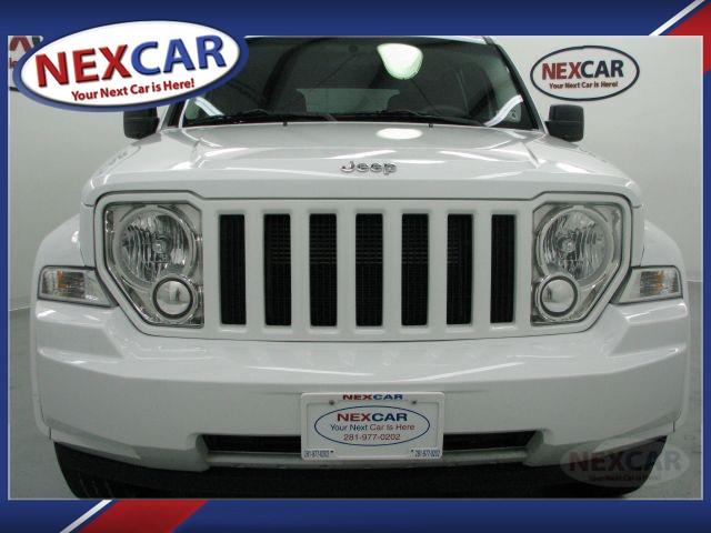 Jeep Liberty 2012 photo 2