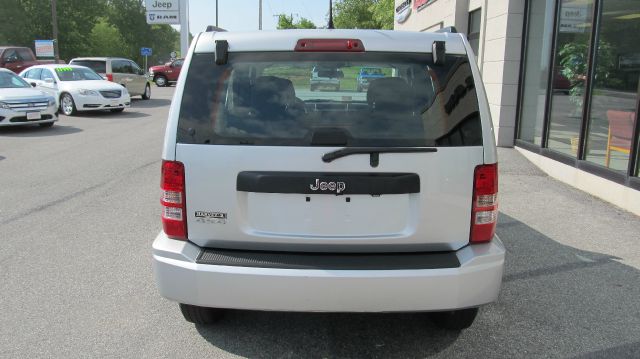 Jeep Liberty 2012 photo 4