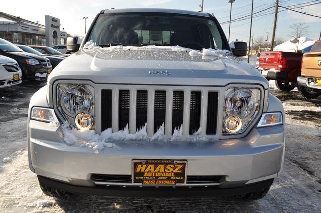 Jeep Liberty 2012 photo 1