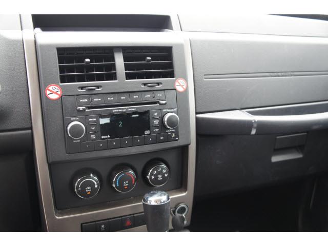 Jeep Liberty 2012 photo 10