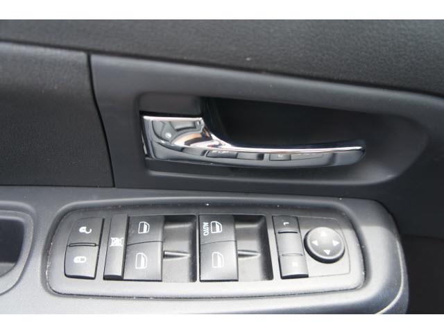 Jeep Liberty 2012 photo 2