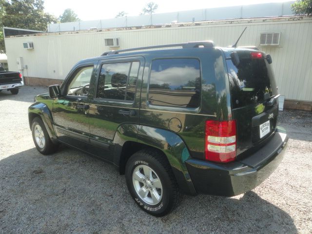 Jeep Liberty 2012 photo 2