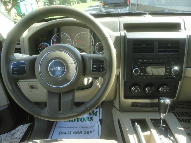 Jeep Liberty 2012 photo 21