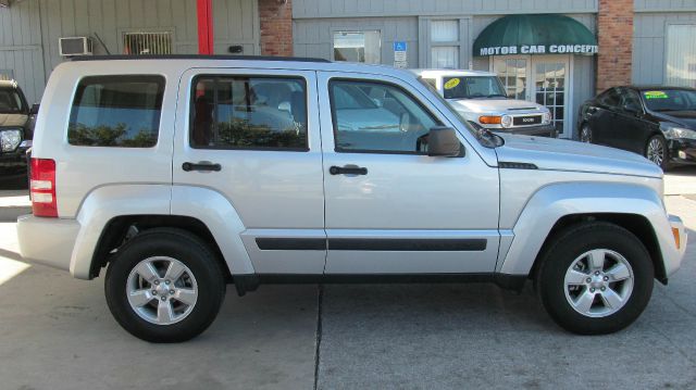 Jeep Liberty 2012 photo 2