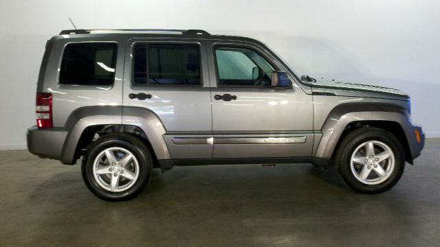 Jeep Liberty 2012 photo 4