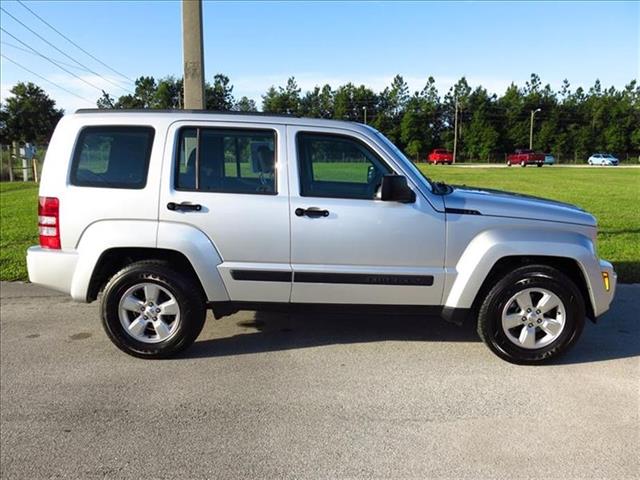 Jeep Liberty 2012 photo 3