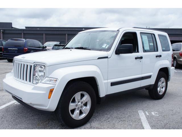 Jeep Liberty 2012 photo 2