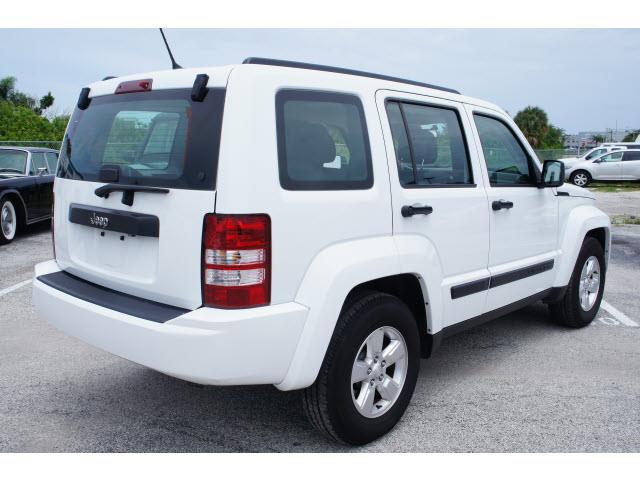 Jeep Liberty 2012 photo 5