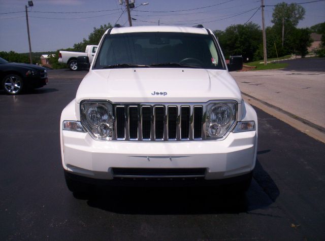 Jeep Liberty 2012 photo 2