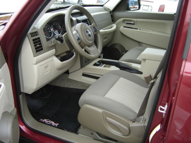 Jeep Liberty 2012 photo 3