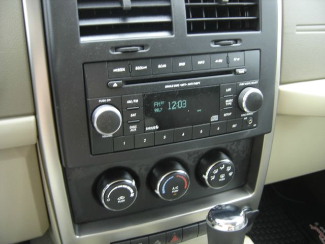 Jeep Liberty 2012 photo 6