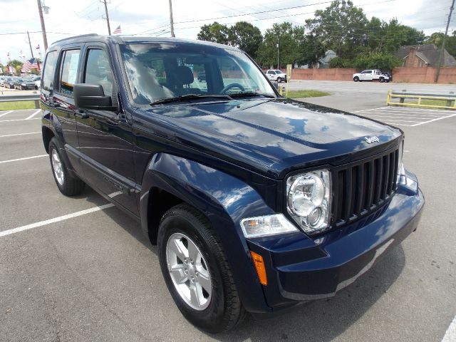 Jeep Liberty 2012 photo 2