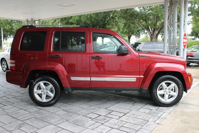 Jeep Liberty SLT 25 SUV