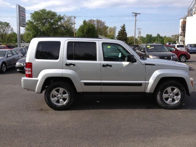 Jeep Liberty 2012 photo 7