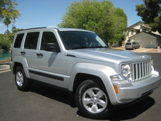 Jeep Liberty 2012 photo 11