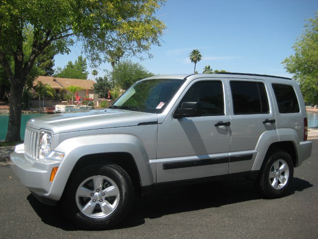 Jeep Liberty 2012 photo 2