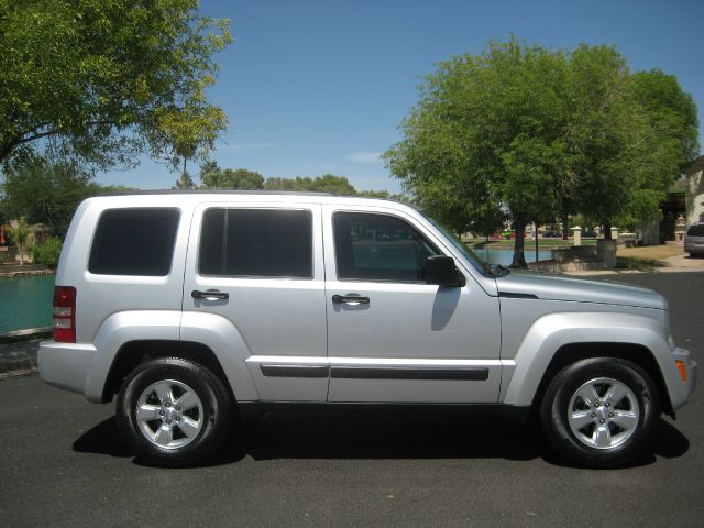 Jeep Liberty 2012 photo 9