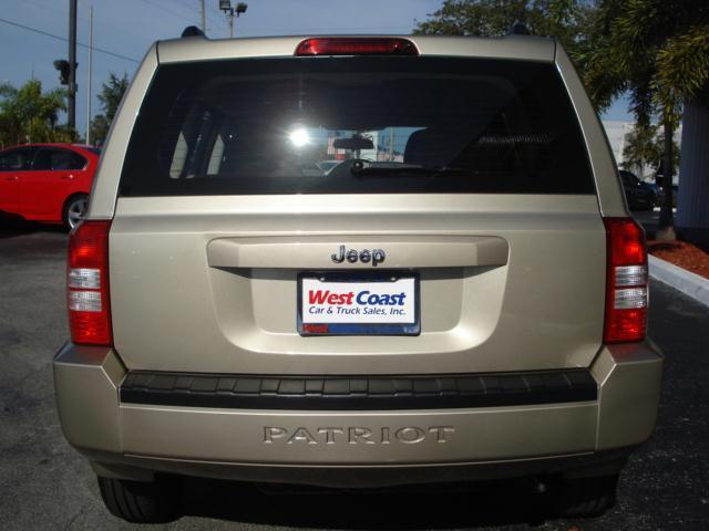 Jeep Patriot 2010 photo 1