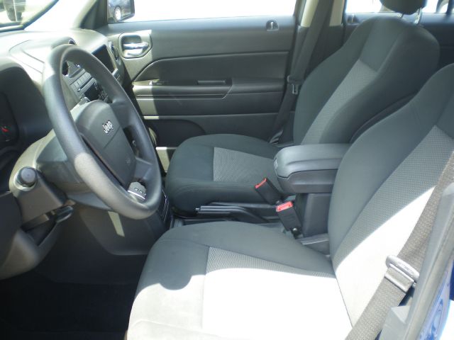 Jeep Patriot 2010 photo 12