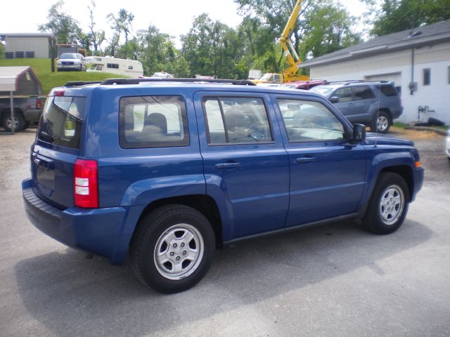 Jeep Patriot 2010 photo 13