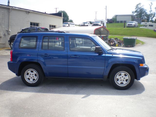 Jeep Patriot 2010 photo 14