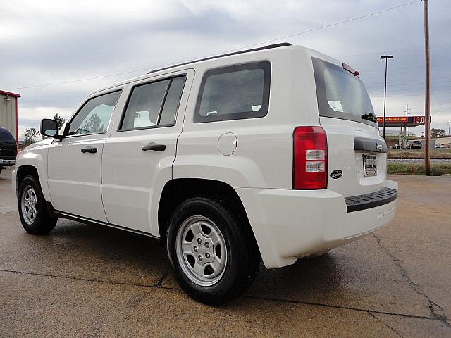 Jeep Patriot 2010 photo 3