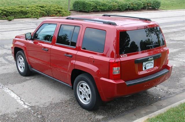 Jeep Patriot 2010 photo 1