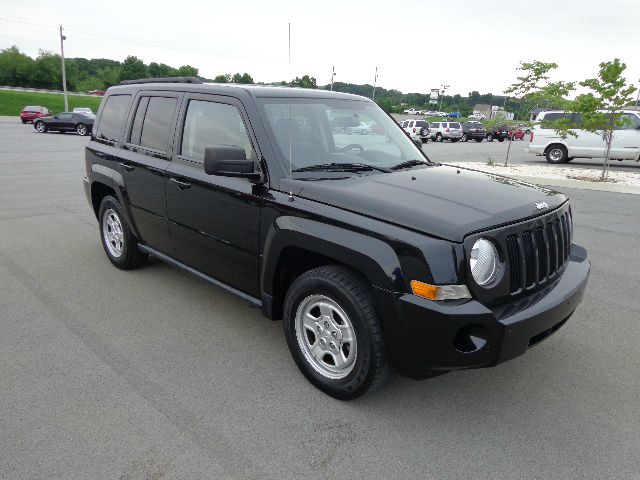 Jeep Patriot 2010 photo 1