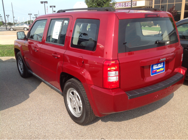 Jeep Patriot 2010 photo 2